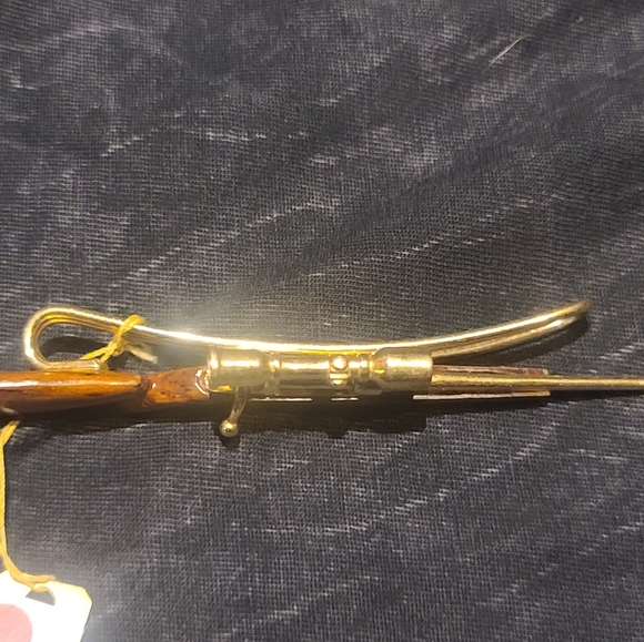 14kt gold and wood rifle tie tack tie bar - Picture 7 of 7